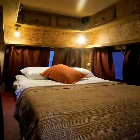 Urban Glamping Hotel *